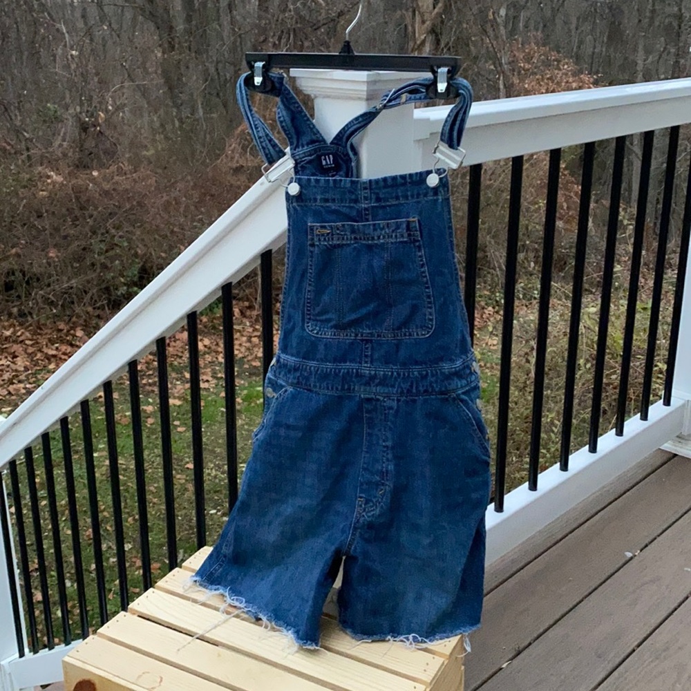 Overall shorts